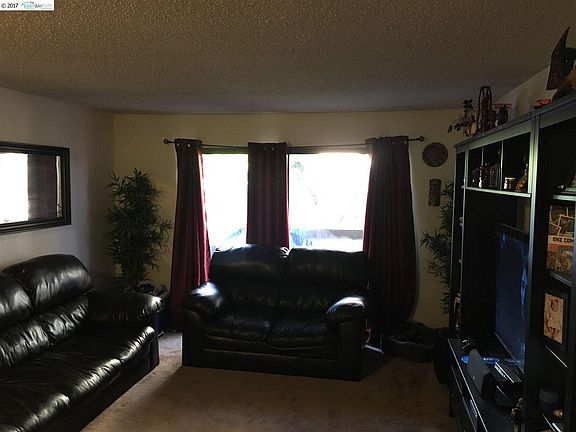 4th image of 2011 Market Ave APT 326
