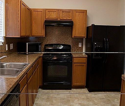 3rd image of 1521 Claremont Garden Cir