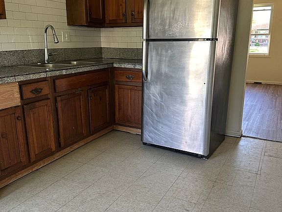 3rd image of 1218 W 28th St #1218.5