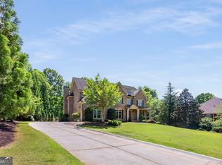 6010 Riverside Park Dr, Roswell, GA 30076