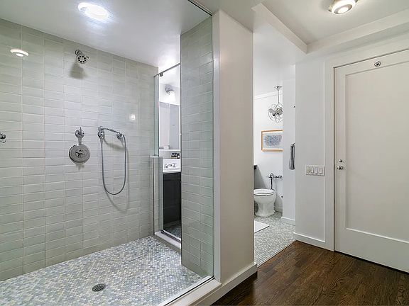 5th image of 140 E 28th St #6HK
