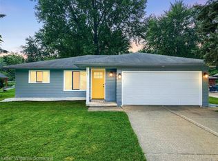 1907 Kirkton Dr, Troy, MI 48083