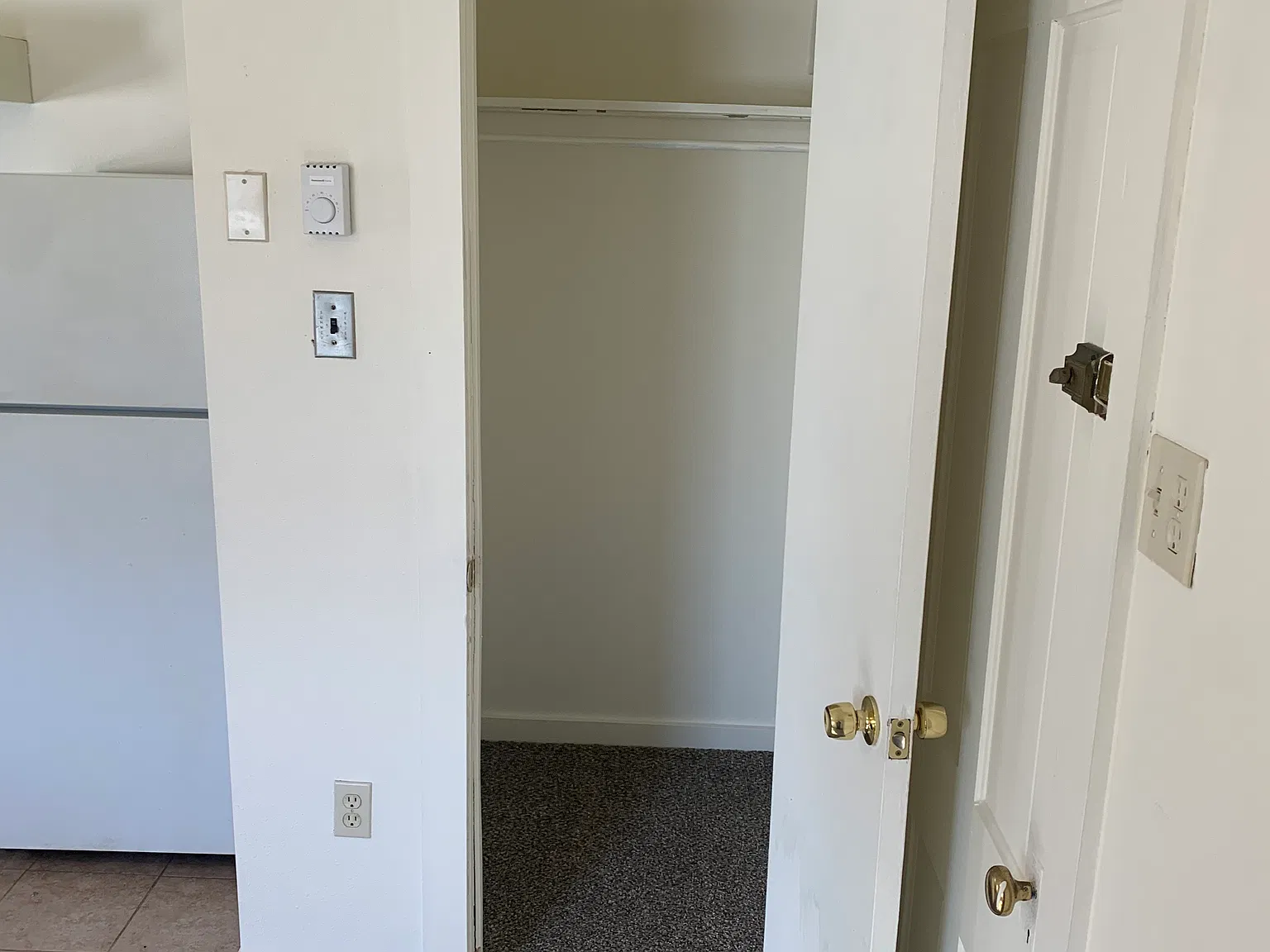 1145 Hillside Drive — Photo 4