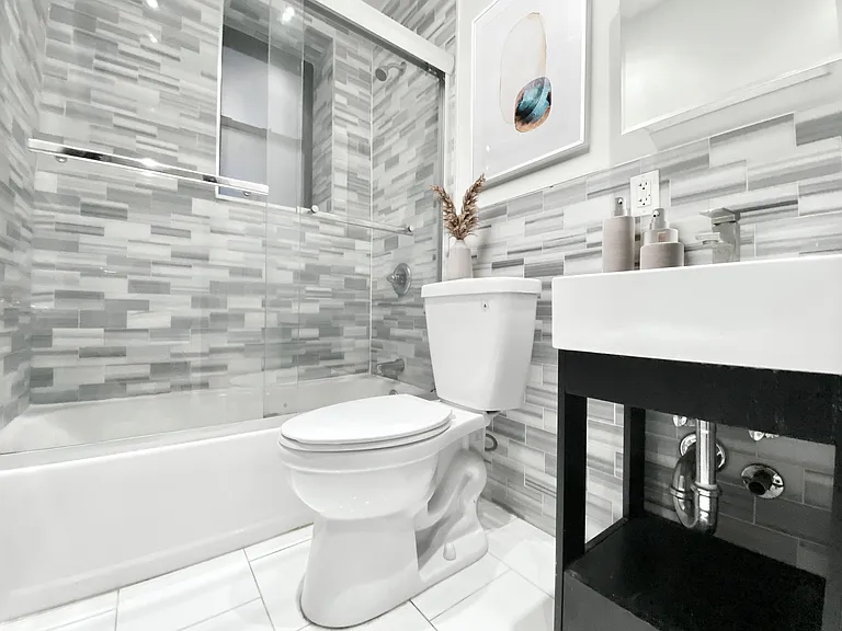 247 W 109th St #2 — Photo 4