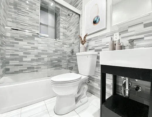 Rented by Vector New York, LLC | media 15