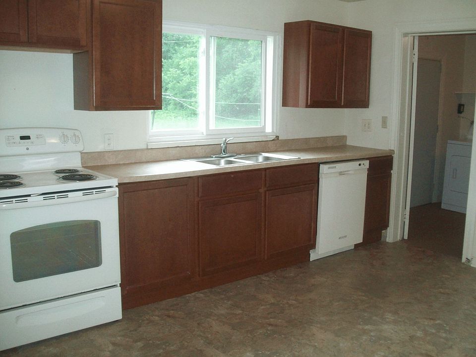 2nd image of 1367 Eastview Dr