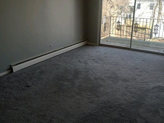 4th image of 1 Colonial Rd APT 121