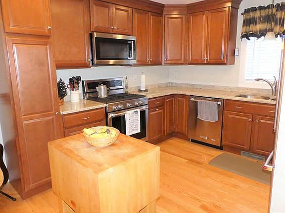 3rd image of 28 Sagewood Dr #28