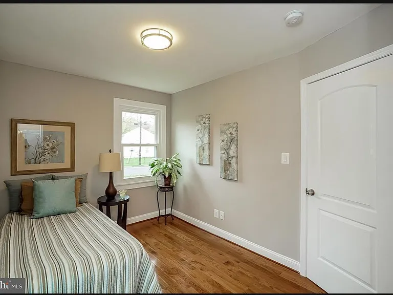 Bedroom 1 (first floor)
