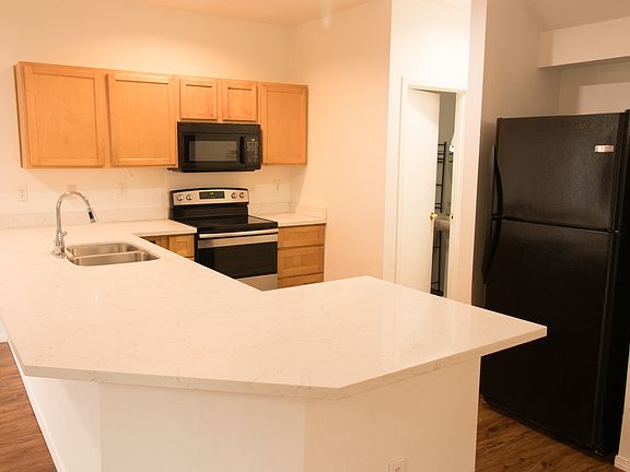 3rd image of 18535 101st Ave E
