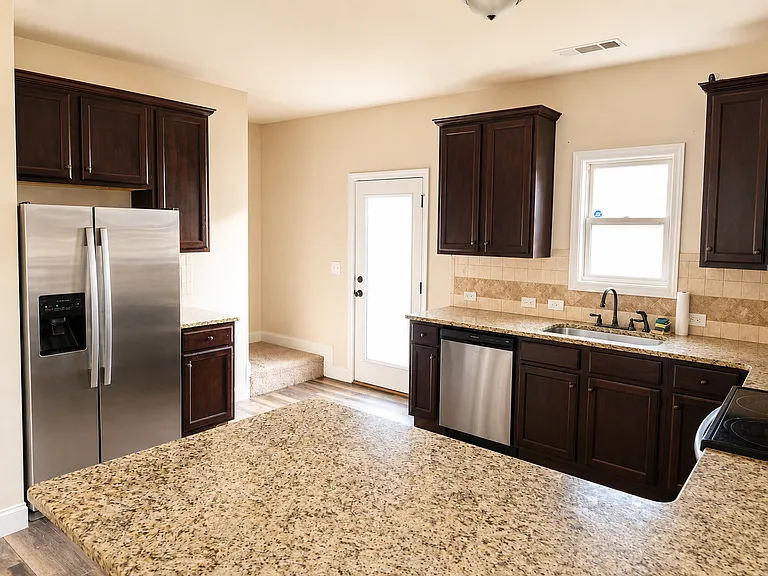107 Truman Ct — Photo 5