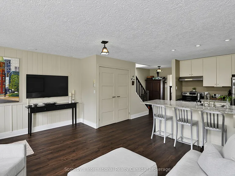 139 Lakeshore Rd E #10 — Photo 4