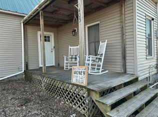 405 S Walnut St, Versailles, MO 65084