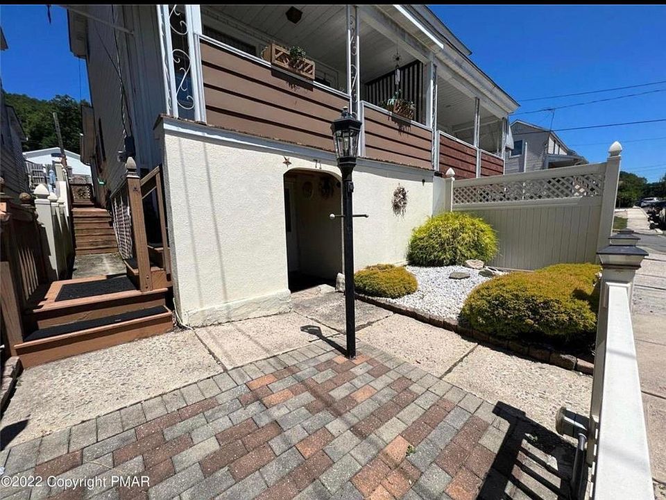 BEAUTIFUL FRONT ENTRANCE