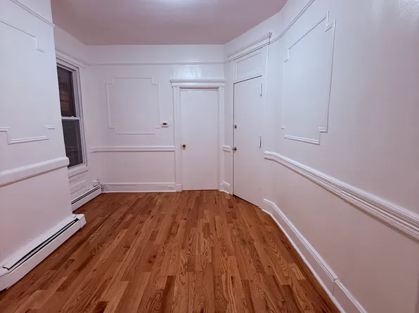 110 Duncan Avenue image 10 of 18