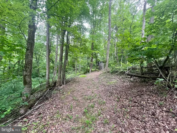 Paris Rd, Stanley, VA 22851