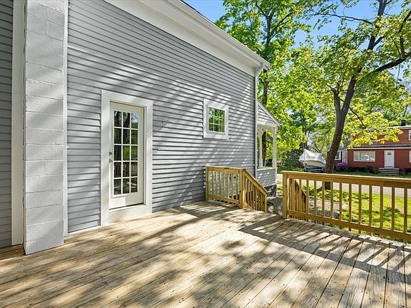 4th image of 33 Brookline St