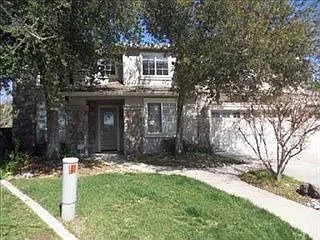 1905 Spring Ln photo 1