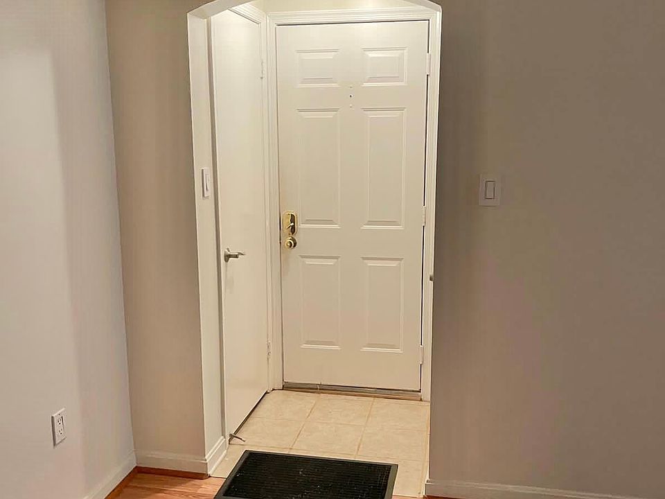 1st image of 1800 N Queens Ln APT 200