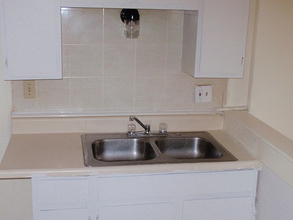 5th image of 519 W 13th St