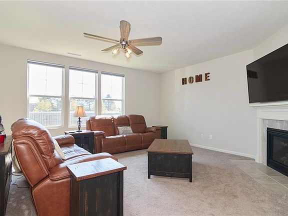 5th image of 2043 Longford Ln
