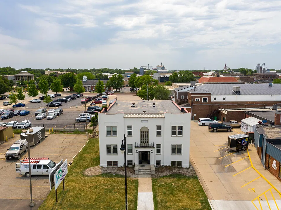 Building Photo 5