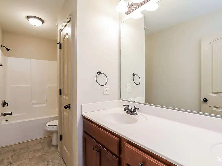 27 Balboa Pkwy — Photo 14