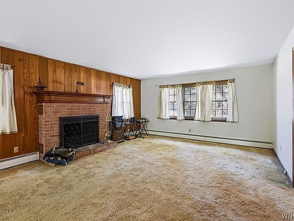 4th image of 702 Ridge Rd
