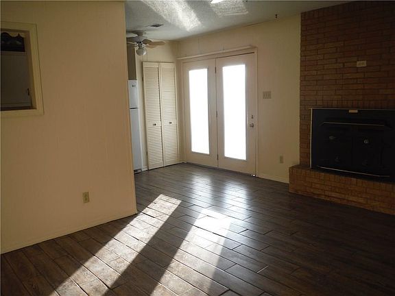 5th image of 5014 Sayle St