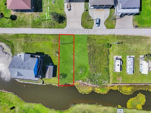 1980 Avenue F, Crystal Beach, TX 77650