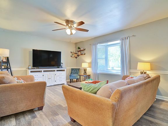 4th image of 3109 Saratoga Dr