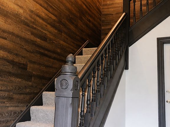 Front entry (private)
