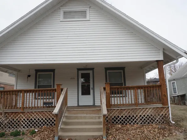 1226 Thurston St, Manhattan, KS 66502