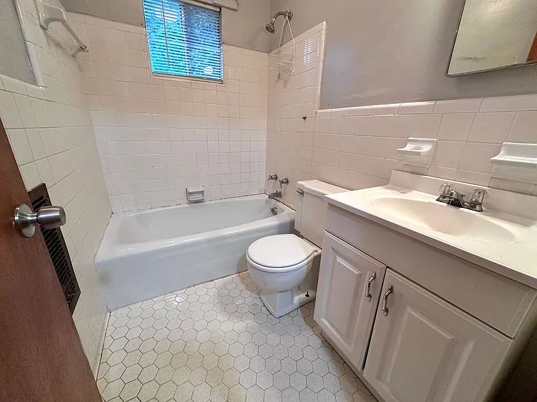 10 Coker Dr SW — Photo 8