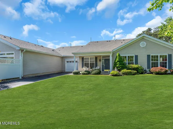 94 Silverlawns Drive, Lakewood, NJ 08701