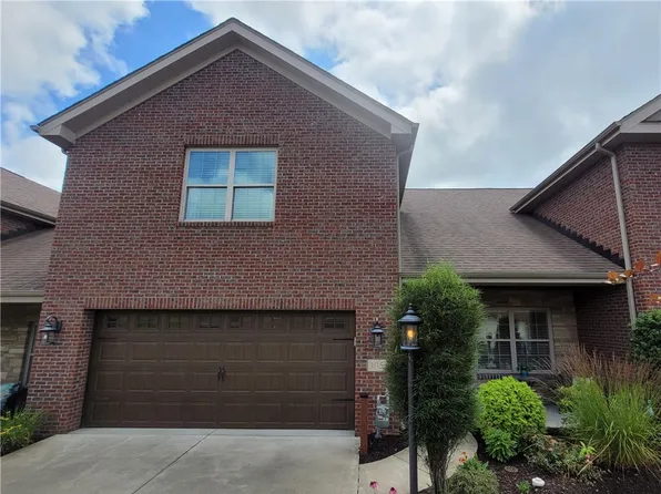 105 Chambers Dr, Washington, PA 15301