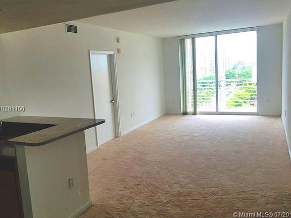 5th image of 18800 NE 29th Ave APT 813