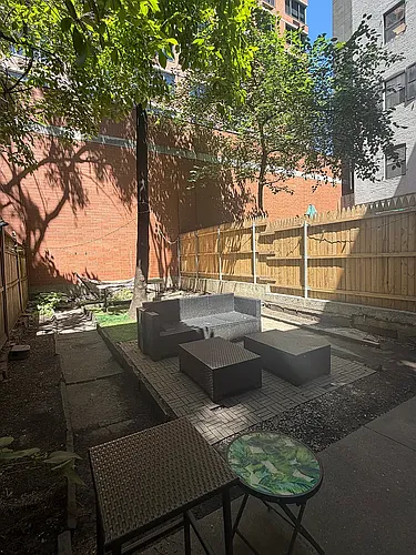 245 E 33rd St #1 Photo 1