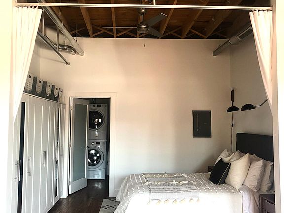 3rd image of 300 E Long St #307