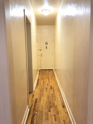 Rented by Lang Realty LLC | media 27