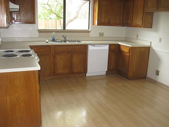 5th image of 1509 River Oak Dr