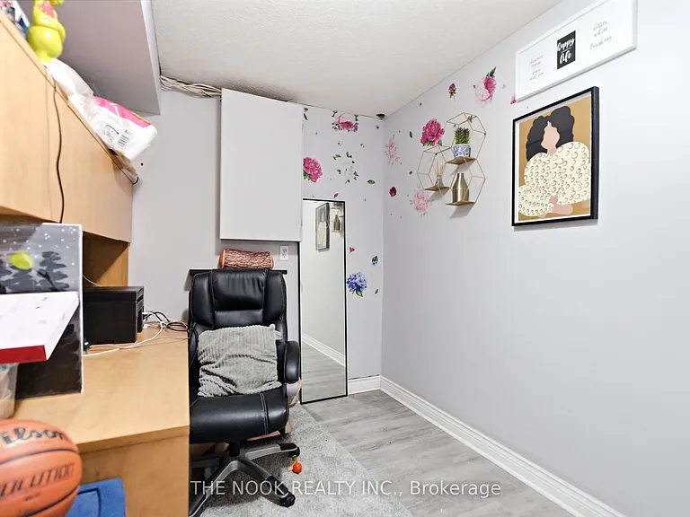 119 Brownstone Cres — Photo 29