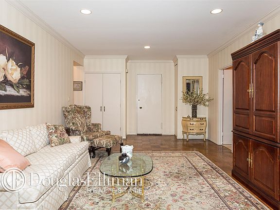 5th image of 1 Kensington Gate APT 204