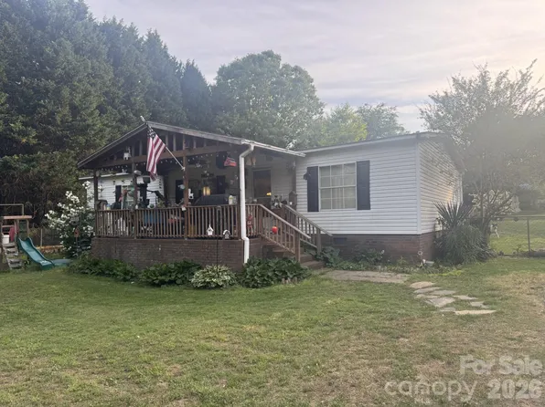 130 Hunterpond Ln, Statesville, NC 28677