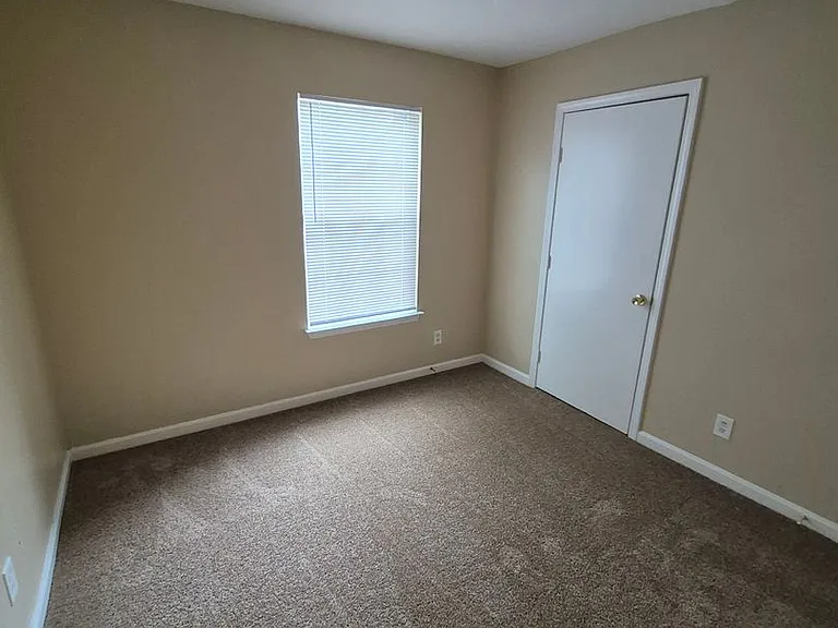 8806 Slumber Ln — Photo 10