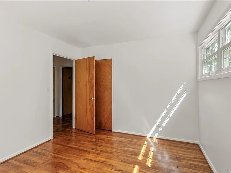 2866 Highland Dr SE — Photo 22