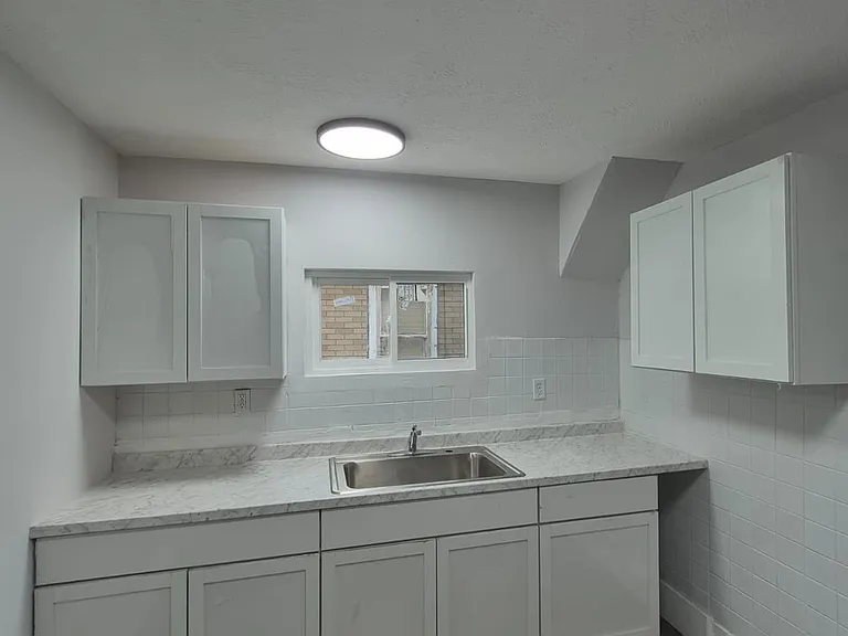 305 N Pershing Dr — Photo 6