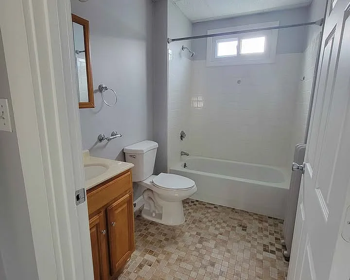 47 Calmar St #3 — Photo 4