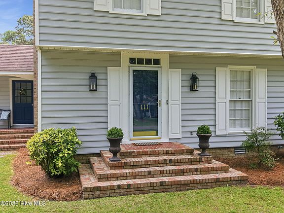 5th image of 111 N Wedgewood Drive
