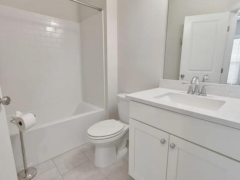 413 Bishop Ln — Photo 32